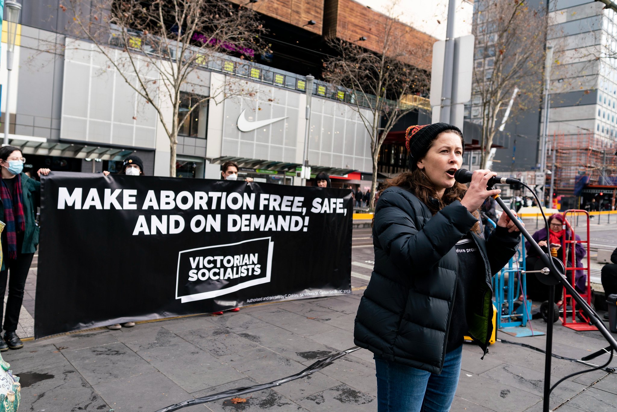 Liz Walsh speaks at rally in support of abortion rights